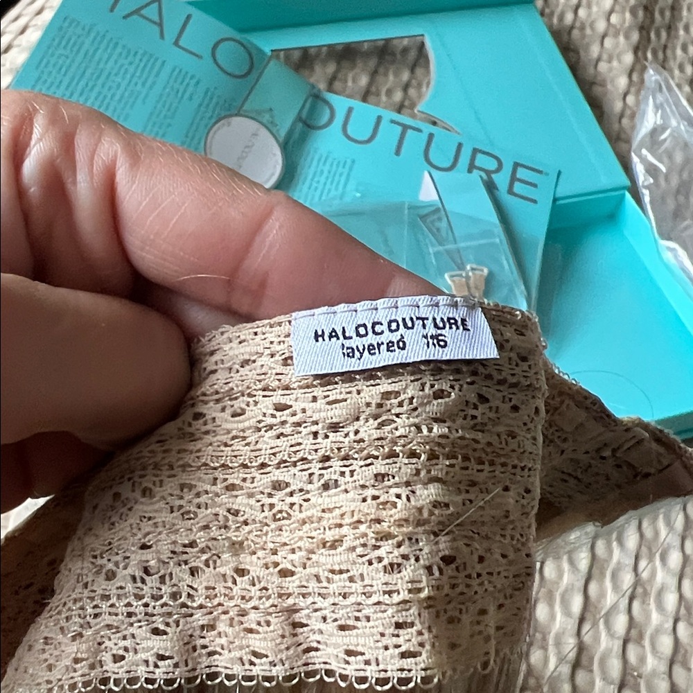 HALOCOUTURE Blonde Hair Halo Extension - Picture 5 of 7
